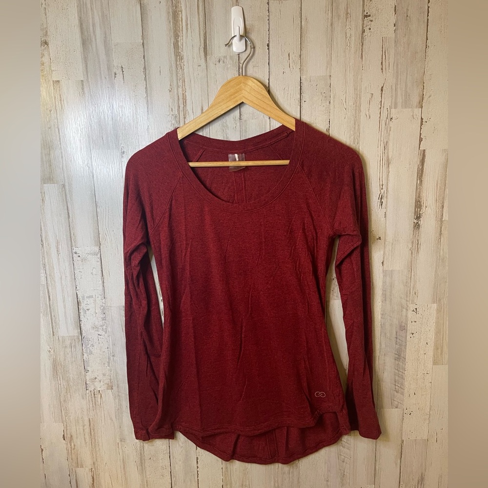 Calia by Carrie Underwood Berry Red Long Sleeve Activewear Top Size Medium